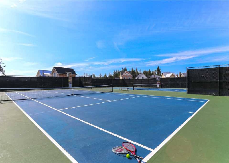 Enjoy The Farm District Pickleball And Tennis Courts