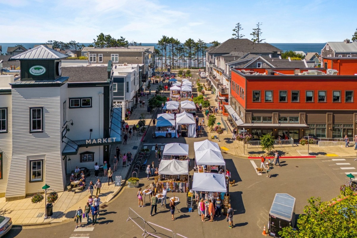 The Yarrow is a Short Walk Away From Town Center Shopping and Dining