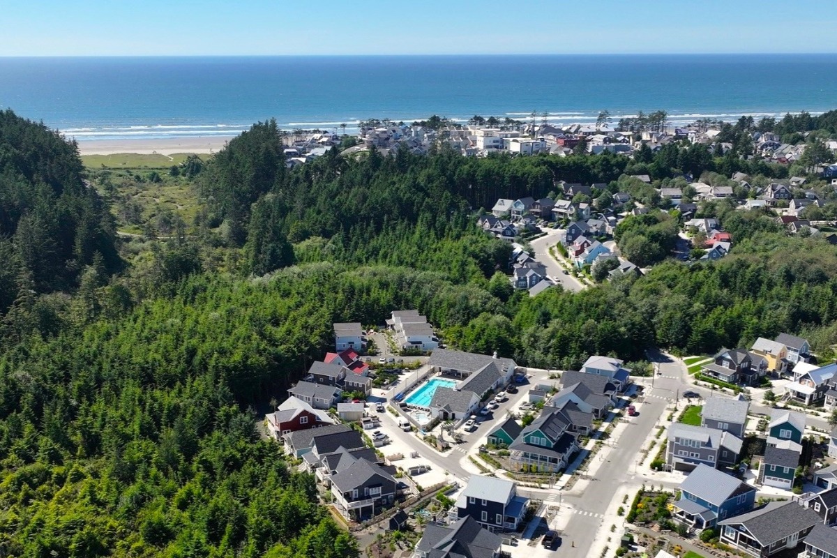 The Outdoor Sunrise Pool, Fitness Center & Sauna